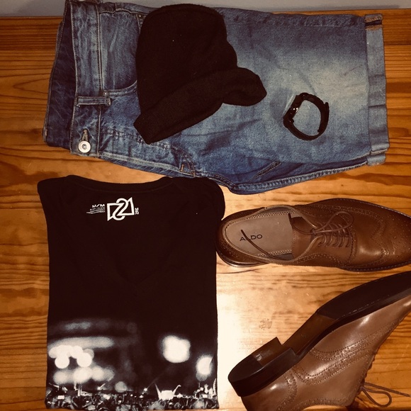 F21 COCHELLA GRAPHIC TEE - Picture 2 of 4